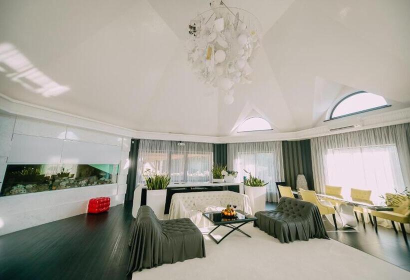 سوئیت پرزیدنت, Complex Dacha