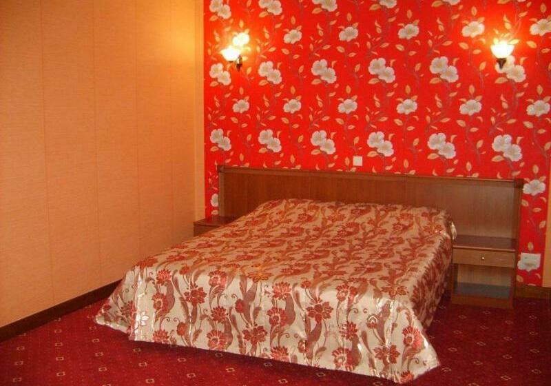 سوییت جونیور, Complex Gayki