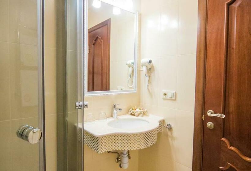 اتاق سوپریور یک تخته, Fenix