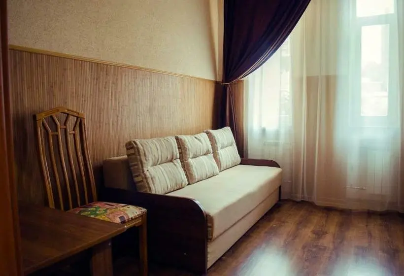 Suite, Filvarki Centre