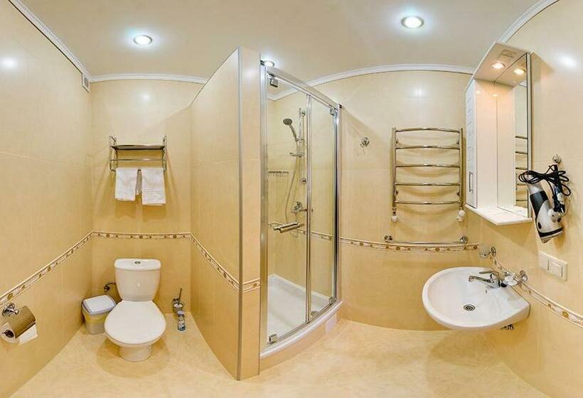 سوییت جونیور, Forest House