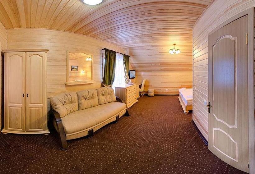 سوییت جونیور, Forest House