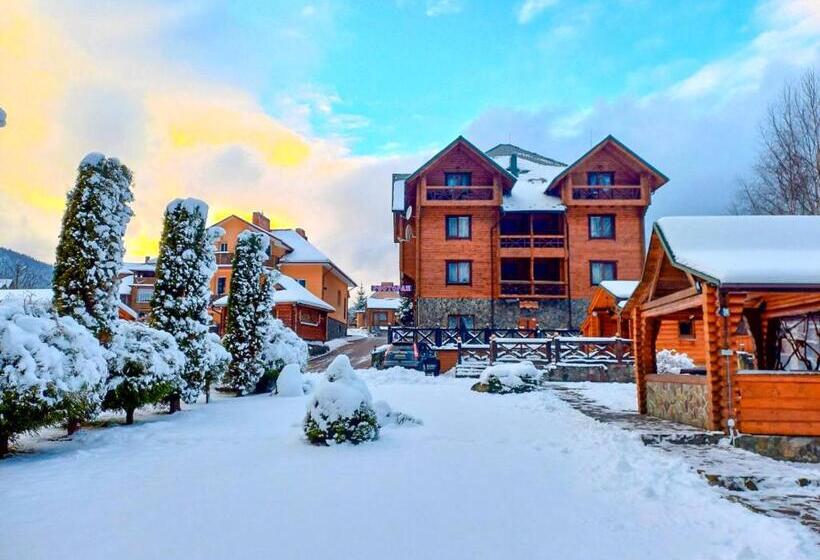 سوییت, Forest House