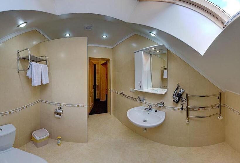 سوییت, Forest House