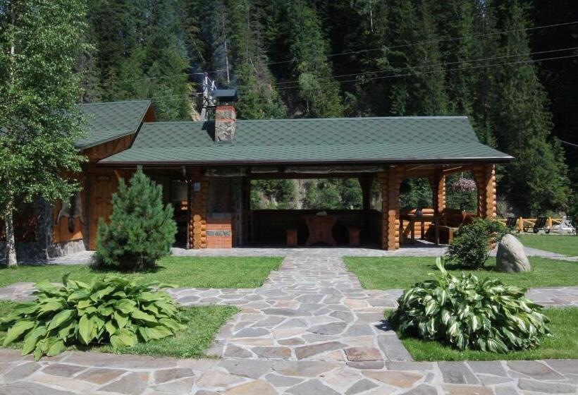 سوییت, Forest House