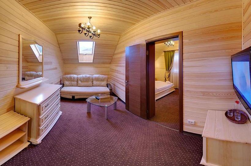 سوییت, Forest House