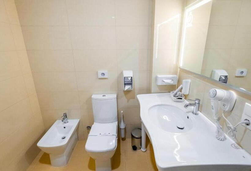 اتاق سوپریور, France