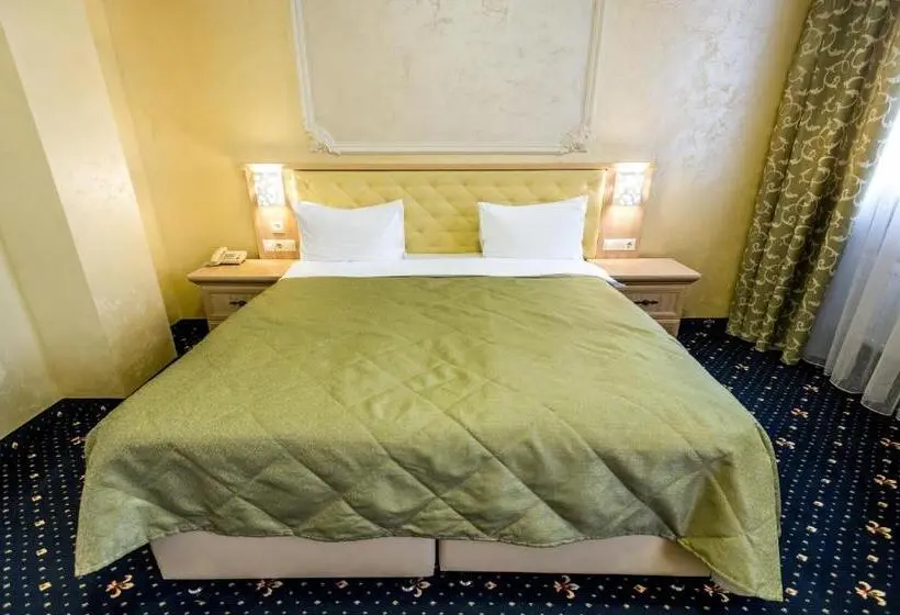 Suite cu balcon, France