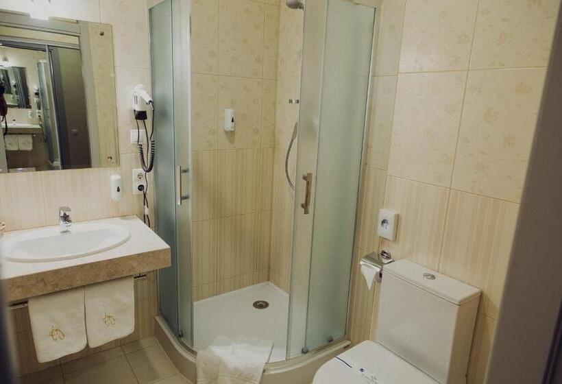 اتاق لوکس, France