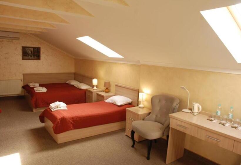 اتاق استاندارد چهار تخته, France