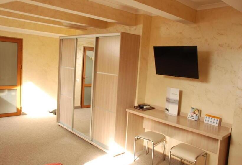 اتاق استاندارد چهار تخته, France