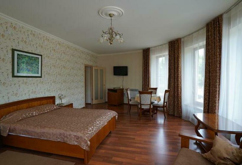 Suite Familiar, Mercury