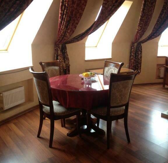 Suite Familiar, Mercury