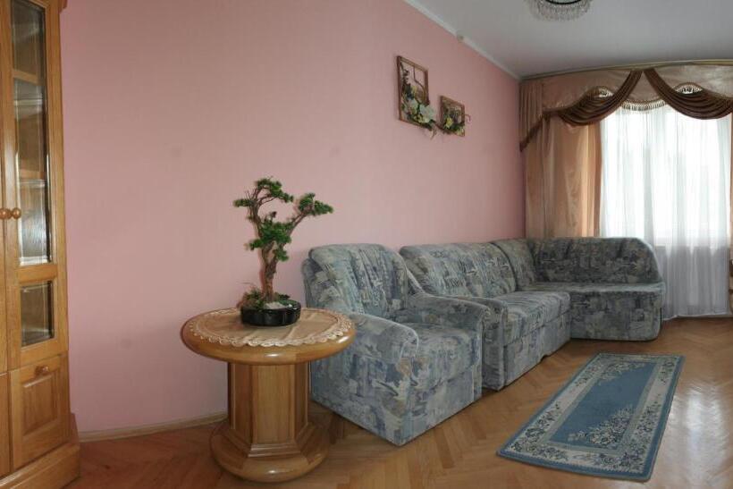 Suite 2 Dormitorios, Morozko