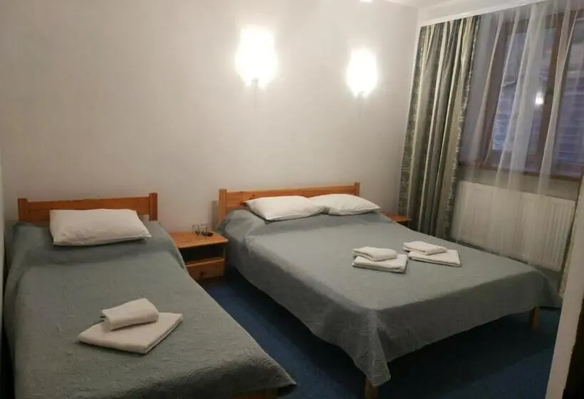 Habitació Triple Economy, Na Gorbi