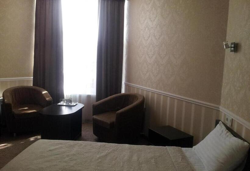 سوییت جونیور, Noy