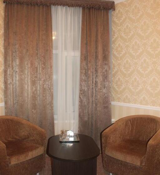 سوییت جونیور, Noy