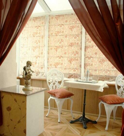 جناح, Rayske Yabloko