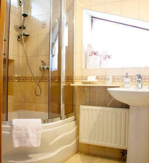 جناح جونيور, Rayske Yabloko