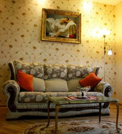 جناح, Rayske Yabloko