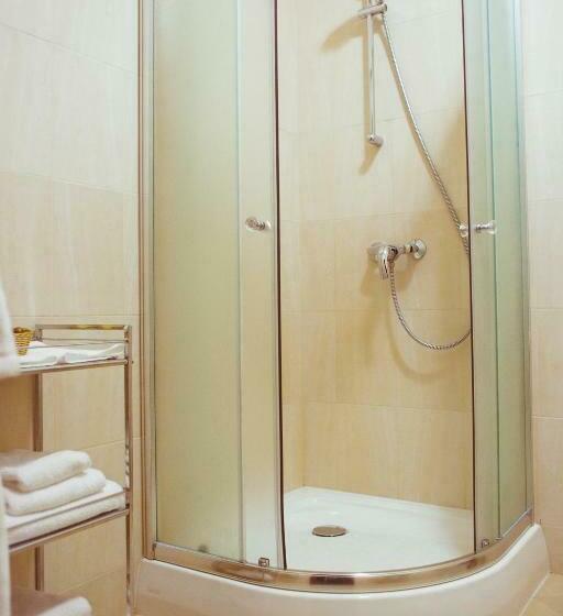 غرفة قياسية, Warszawa