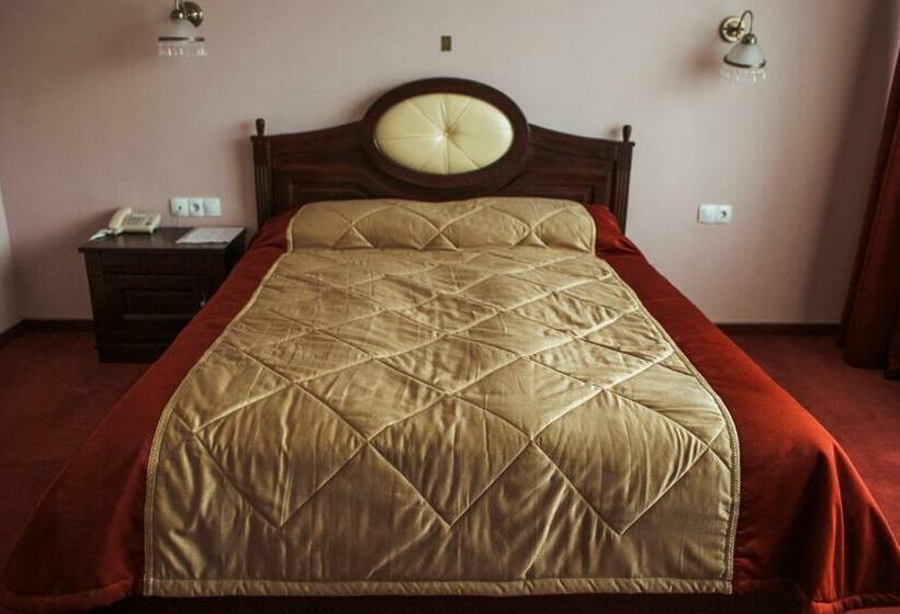 غرفة قياسية, Warszawa