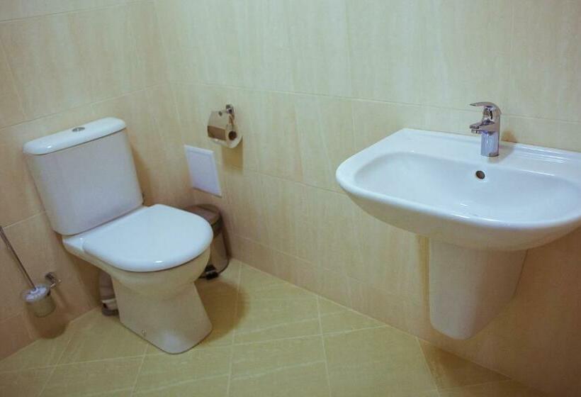 غرفة قياسية, Warszawa