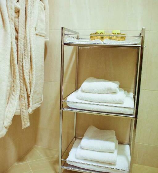 غرفة قياسية, Warszawa