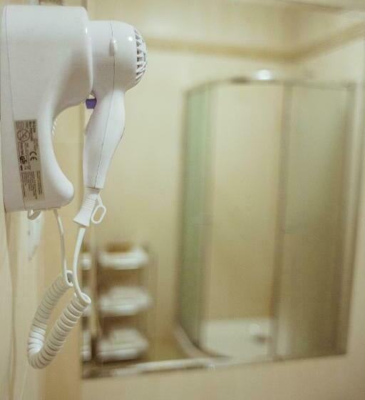 غرفة قياسية, Warszawa