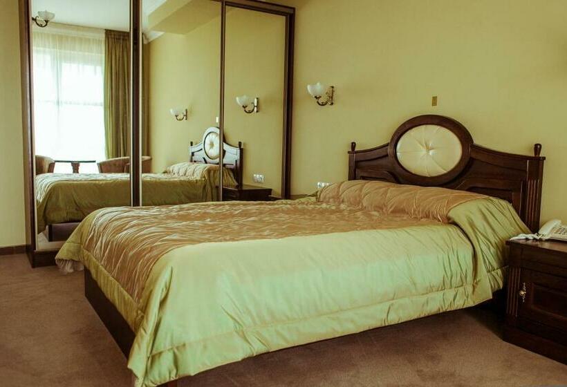 غرفة كومفورت, Warszawa