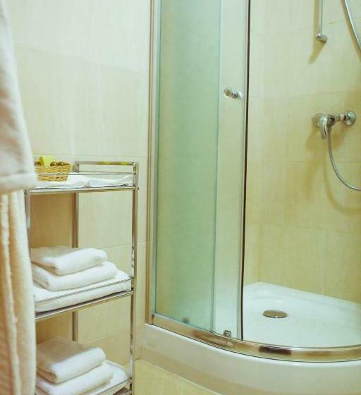 غرفة كومفورت, Warszawa