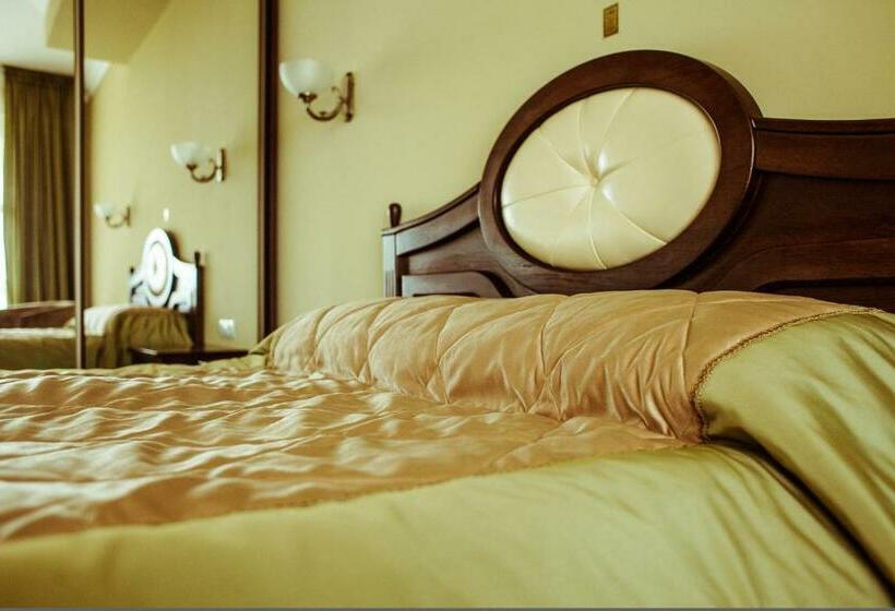 غرفة كومفورت, Warszawa