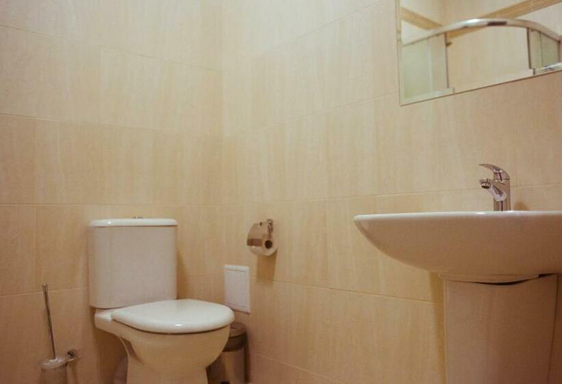 غرفة كومفورت, Warszawa