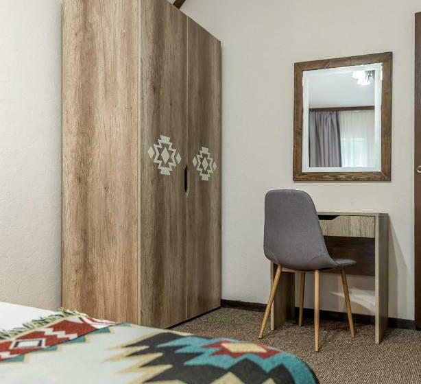 סוויטת ג'וניור, Zahar Berkut