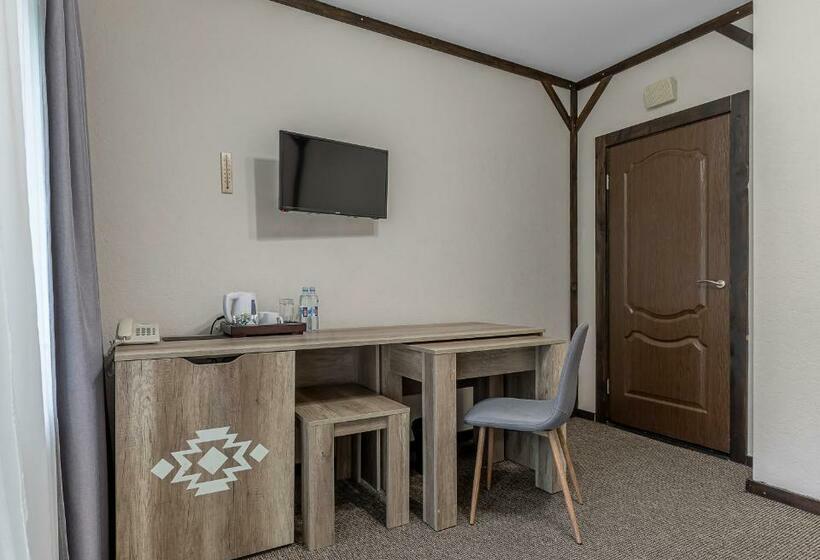 سوییت جونیور, Zahar Berkut