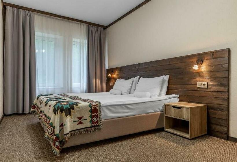 סוויטת ג'וניור, Zahar Berkut