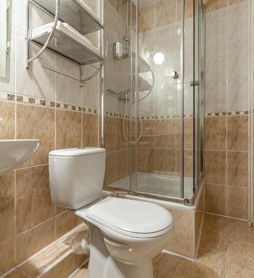 اتاق اکونومی, Zahar Berkut