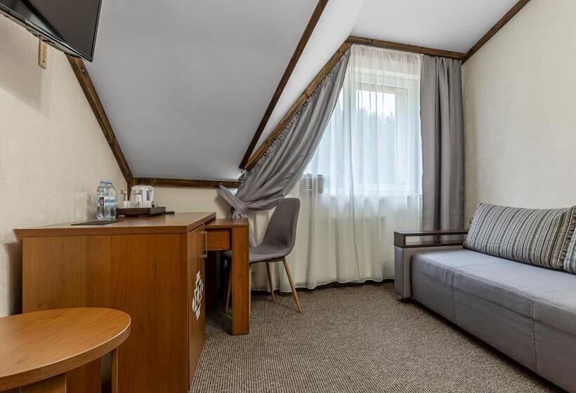 اتاق لوکس, Zahar Berkut