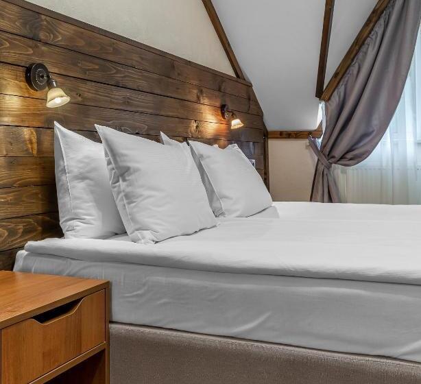 اتاق لوکس, Zahar Berkut