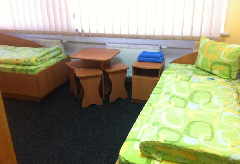 Geteiltes Mehrbettzimmer, Molodizhniy Hostel