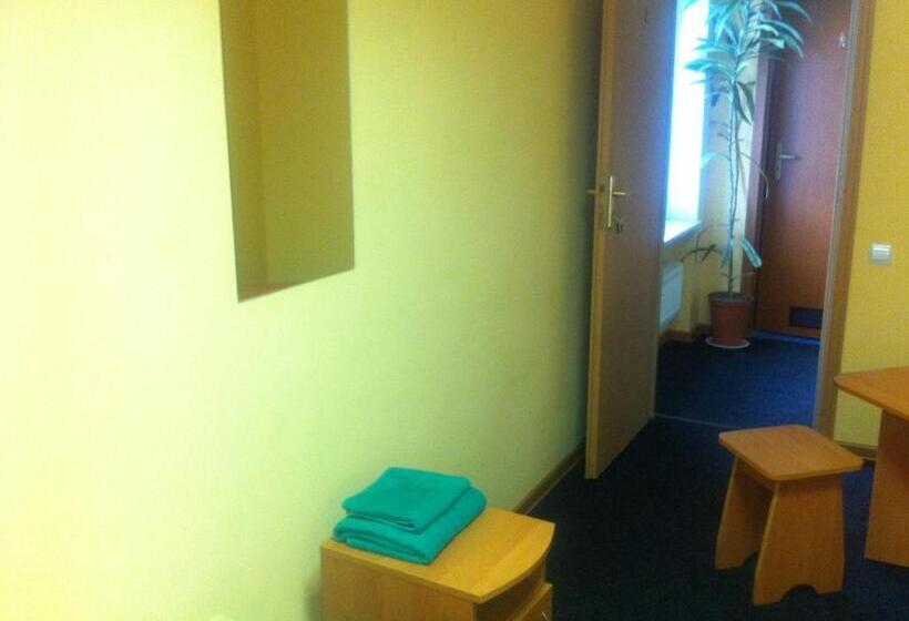 Geteiltes Mehrbettzimmer, Molodizhniy Hostel