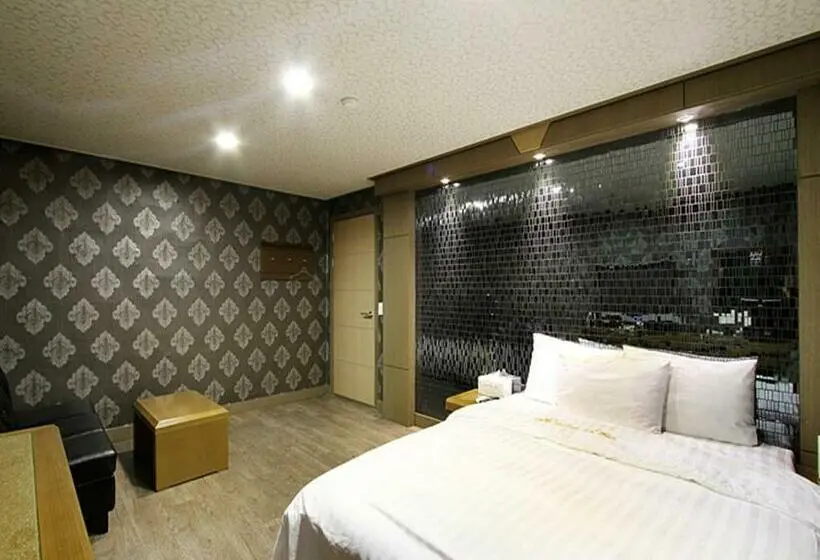 Chambre Deluxe, Q Chuncheon