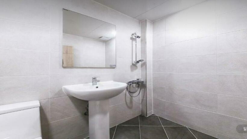 غرفة قياسية, Q Chuncheon