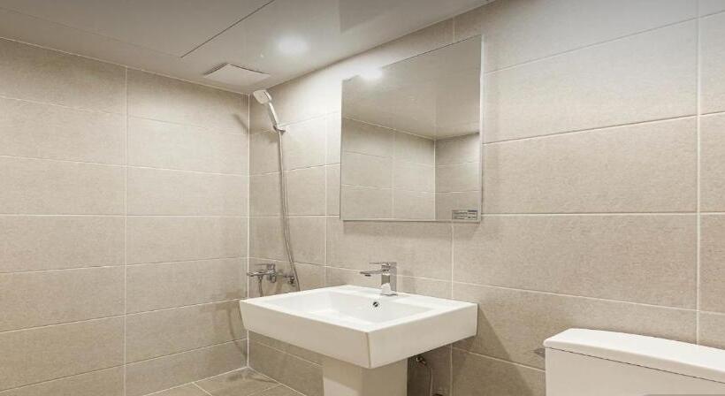 غرفة ديلوكس, Q Chuncheon