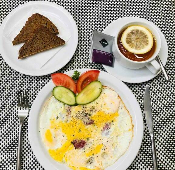 اتاق استاندارد یک نفره, Motelchuk