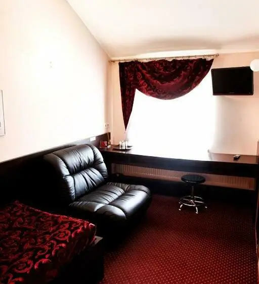 اتاق استاندارد یک نفره, Motelchuk