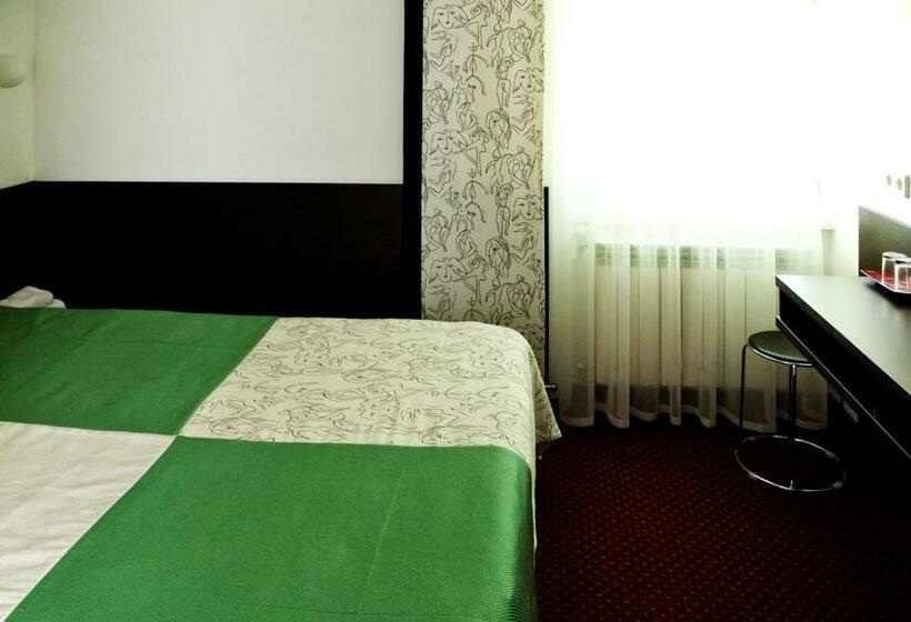 اتاق استاندارد, Motelchuk