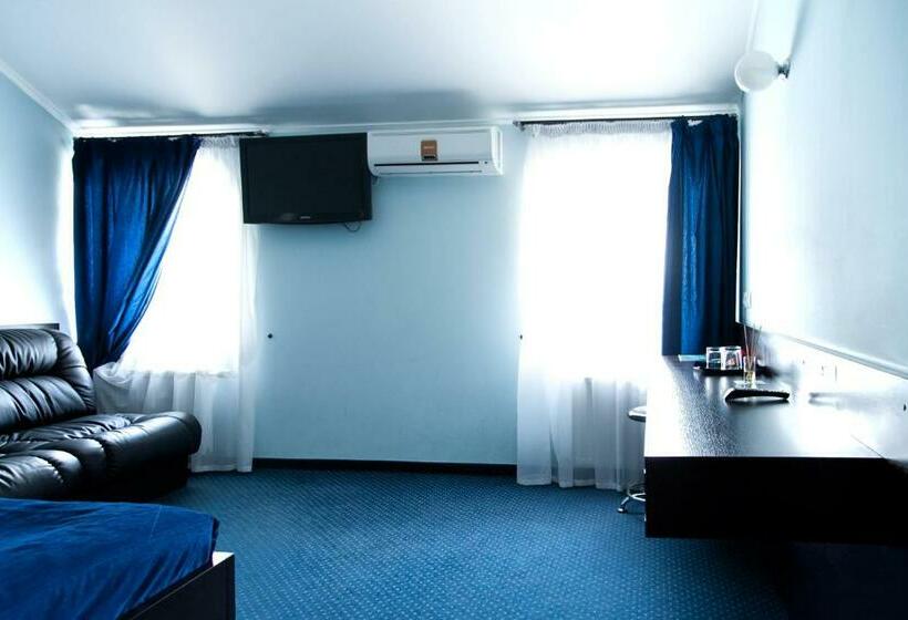 سوییت جونیور, Motelchuk