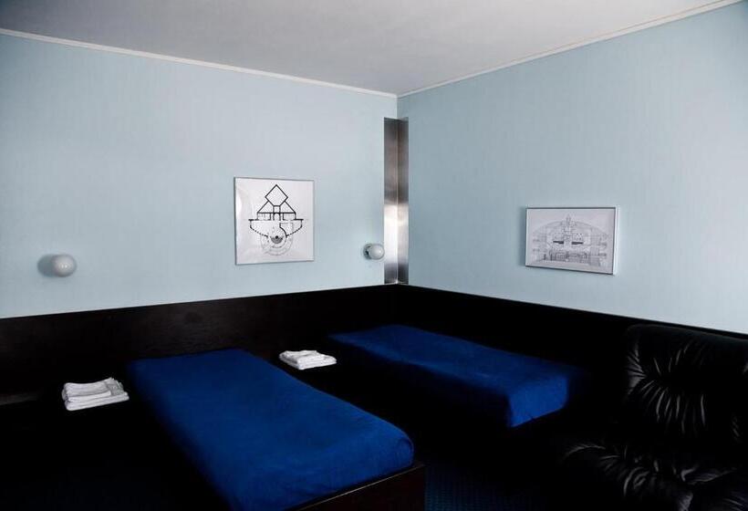 سوییت جونیور, Motelchuk