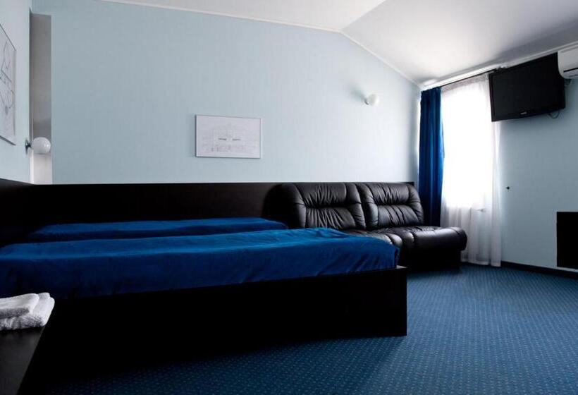 سوییت جونیور, Motelchuk